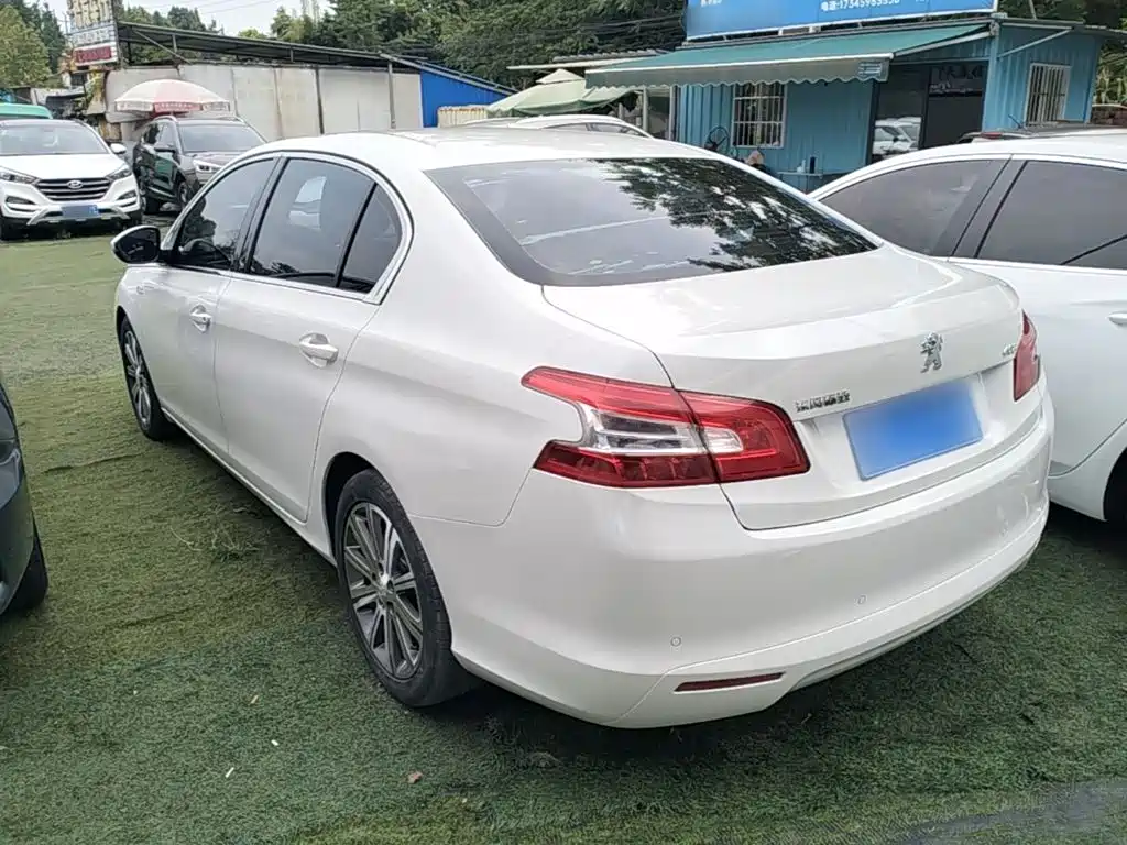 Peugeot 408 2015
