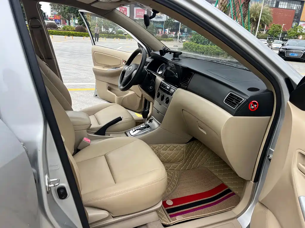 Toyota Corolla 2015 — фото 12