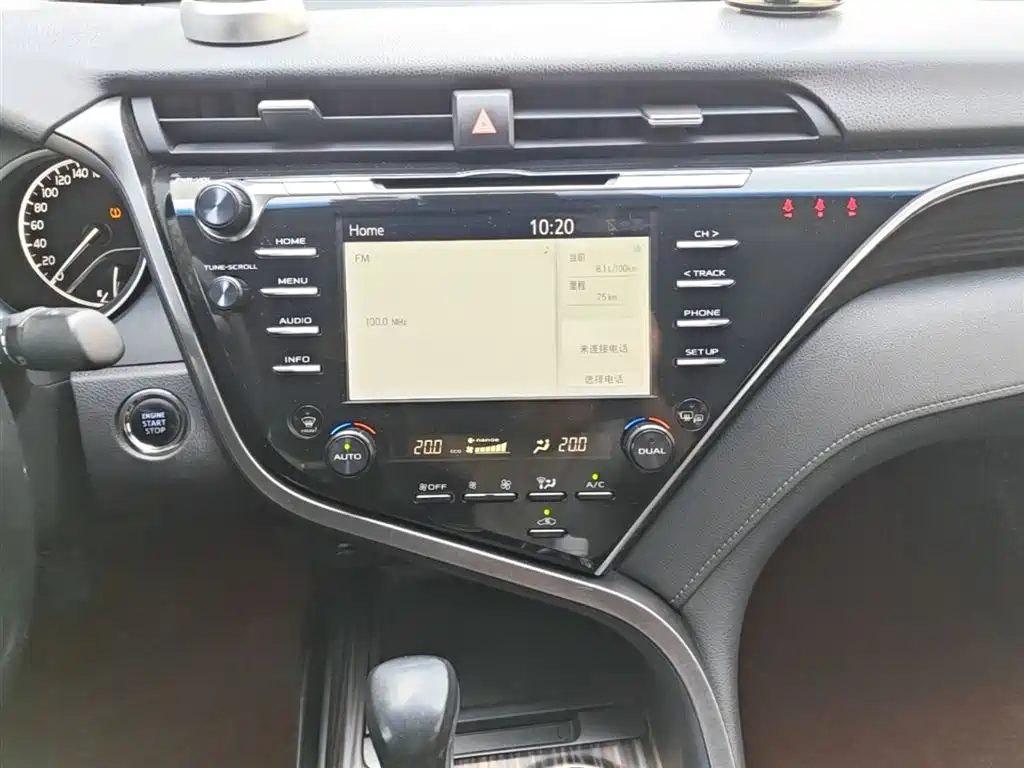 Toyota Camry 2018 — фото 13