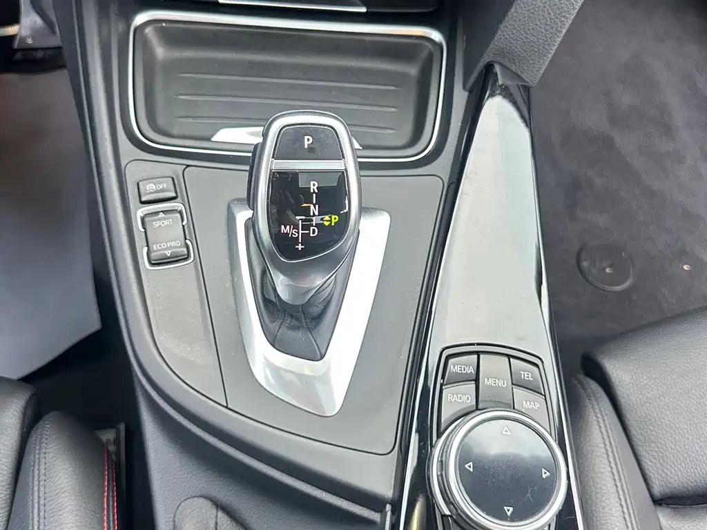 BMW 3 Series 2015 — фото 9