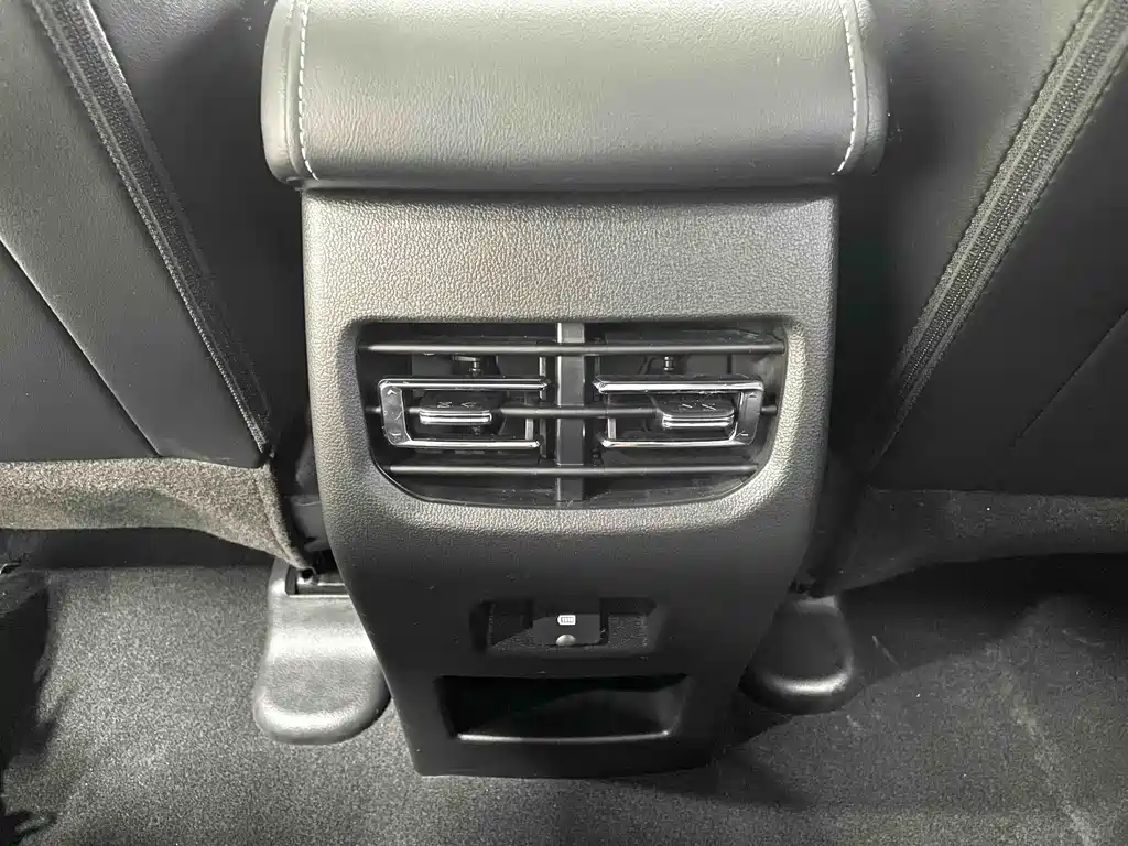 Haval M6 2023 — фото 11