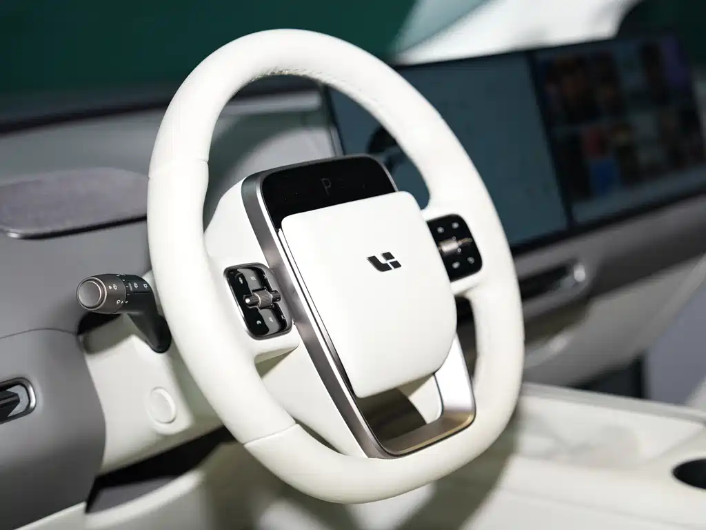 Li Auto i8 2025 — фото 15