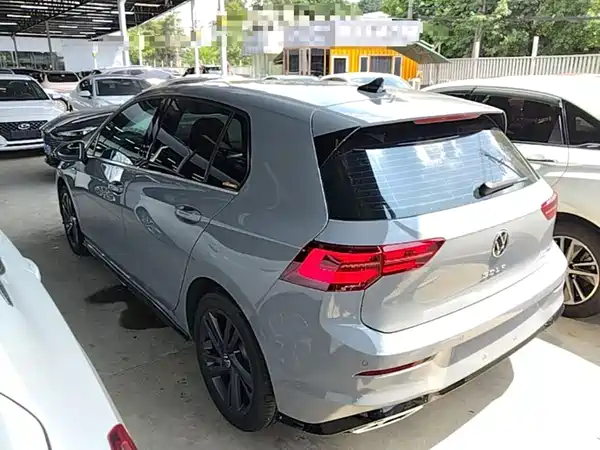Volkswagen Golf 2024