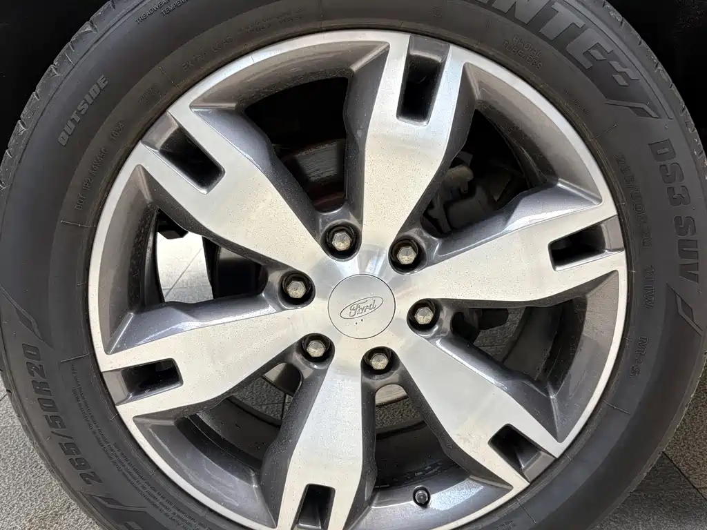 Ford Everest 2018 — фото 18