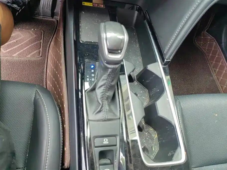 Toyota Camry 2025 — фото 16