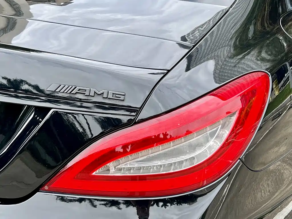 Mercedes-Benz CLS AMG 2011 — фото 25