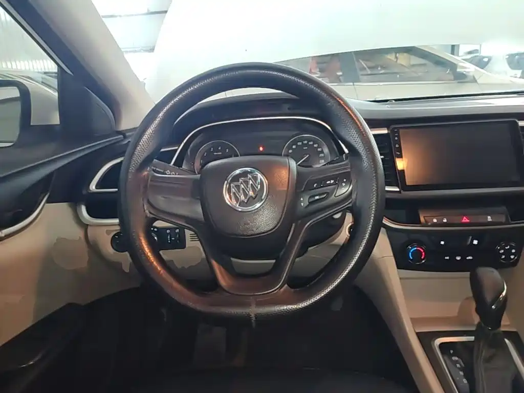 Buick Excelle 2019 — фото 11