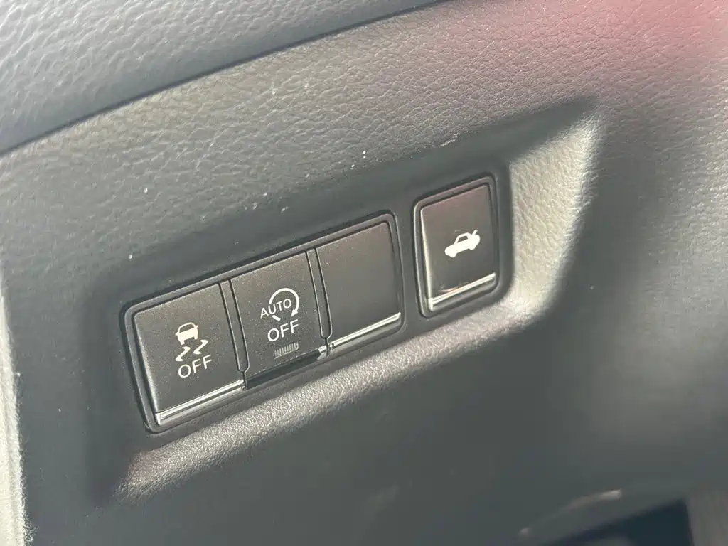 Infiniti Q50L 2014 — фото 15
