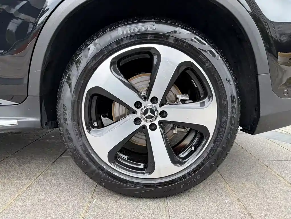 Mercedes-Benz GLC 2018 — фото 26