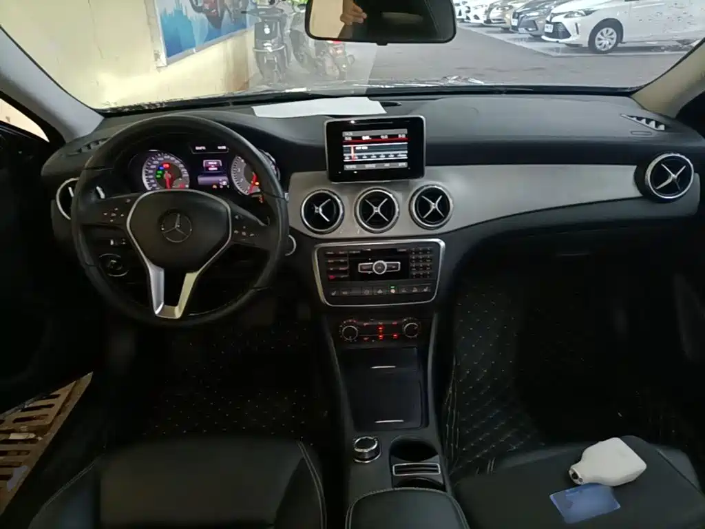 Mercedes-Benz GLA 2015 — фото 10