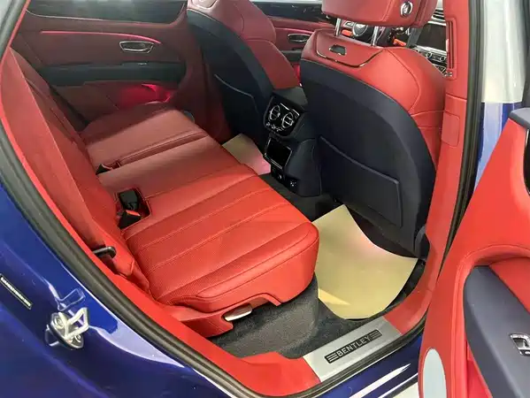 Bentley Bentayga 2024