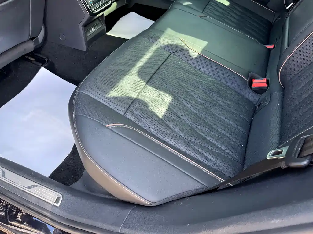 Volkswagen Passat 2019 — фото 18