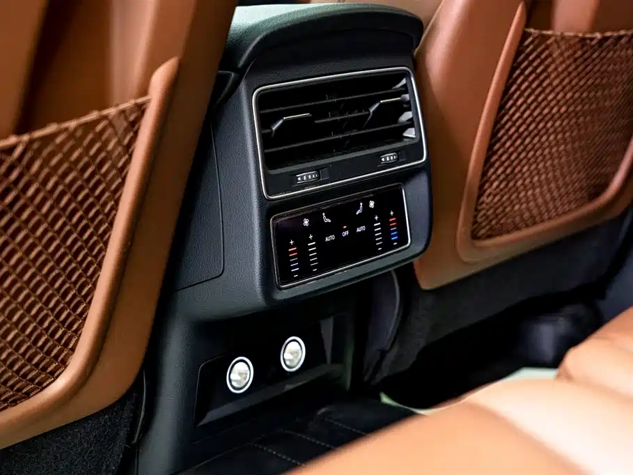 Audi Q7 2023 — фото 16