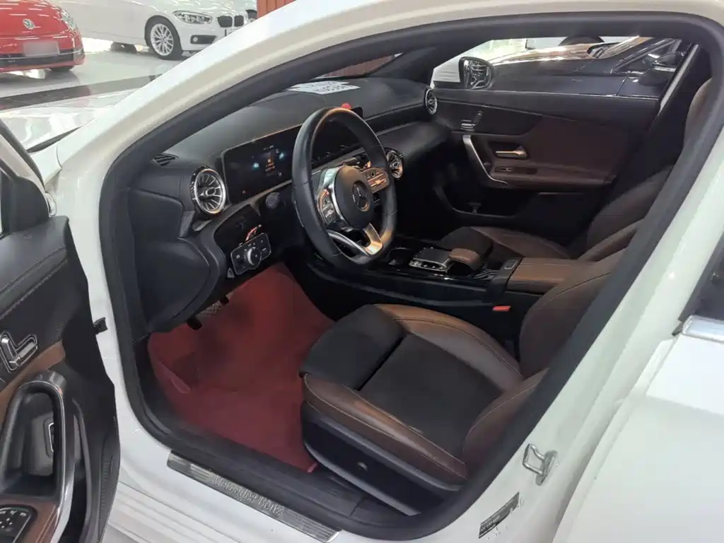 Mercedes-Benz A-Class 2020 — фото 16
