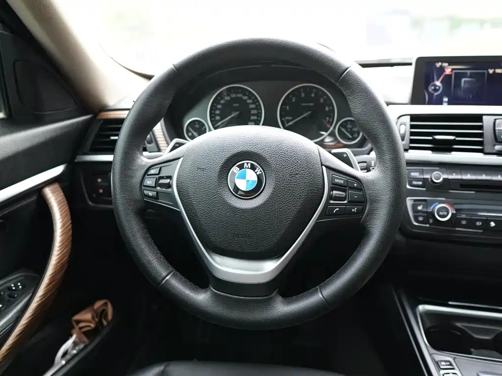 BMW 3 Series GT 2014 — фото 8