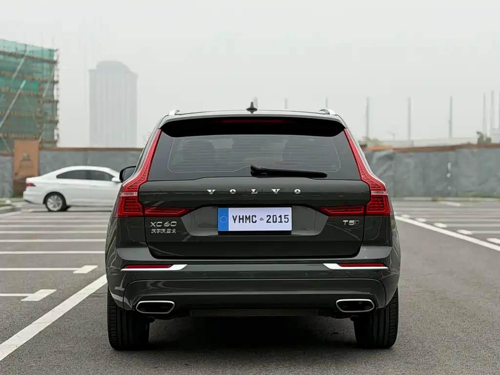 Volvo XC60 2021 — фото 5