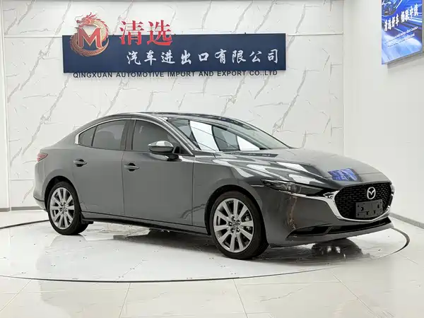 Mazda 3 Axela 2022