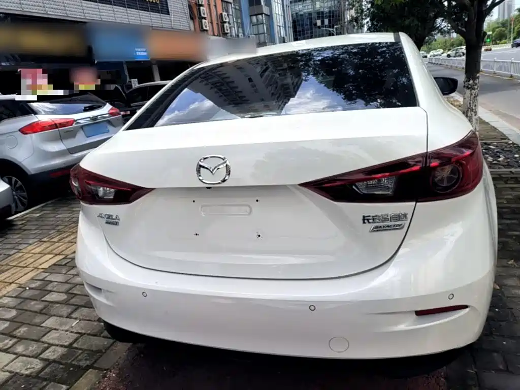 Mazda 3 Axela 2018 — фото 6