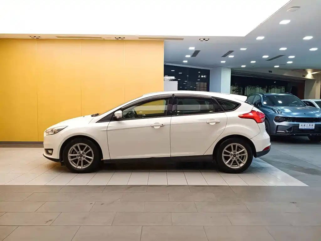 Ford Focus 2015 — фото 6