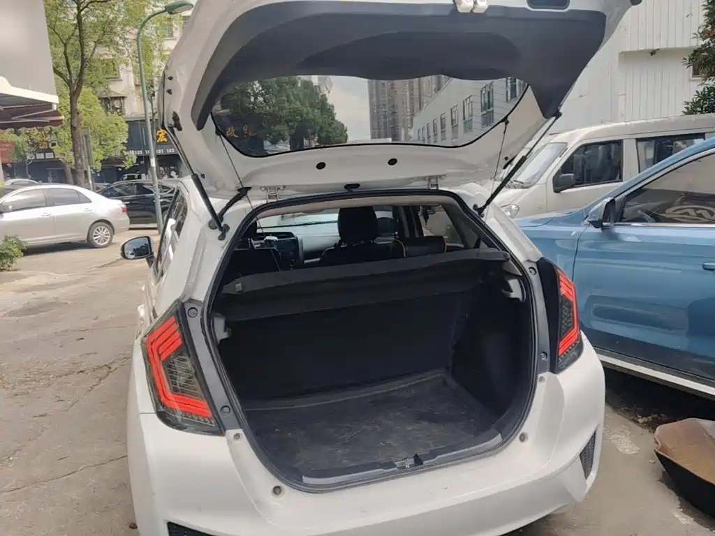 Honda Fit 2015 — фото 19