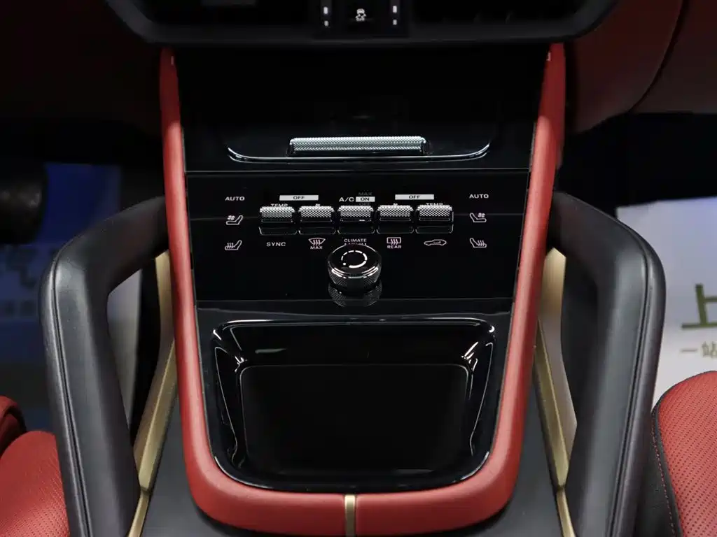 Porsche Cayenne 2024 — фото 18