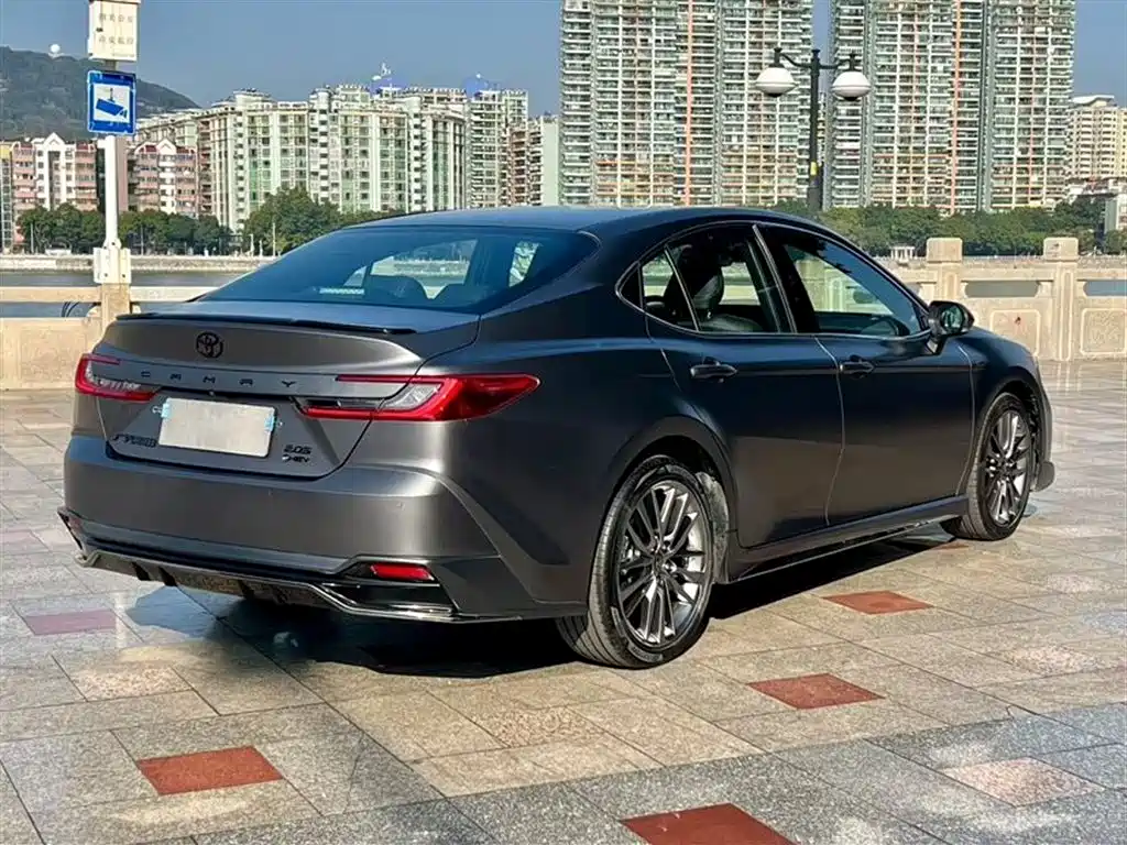 Toyota Camry 2025 — фото 7