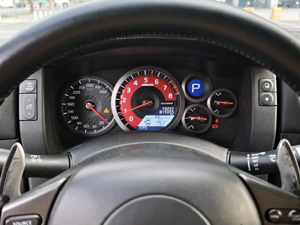 Nissan GT-R 2012 — фото 11