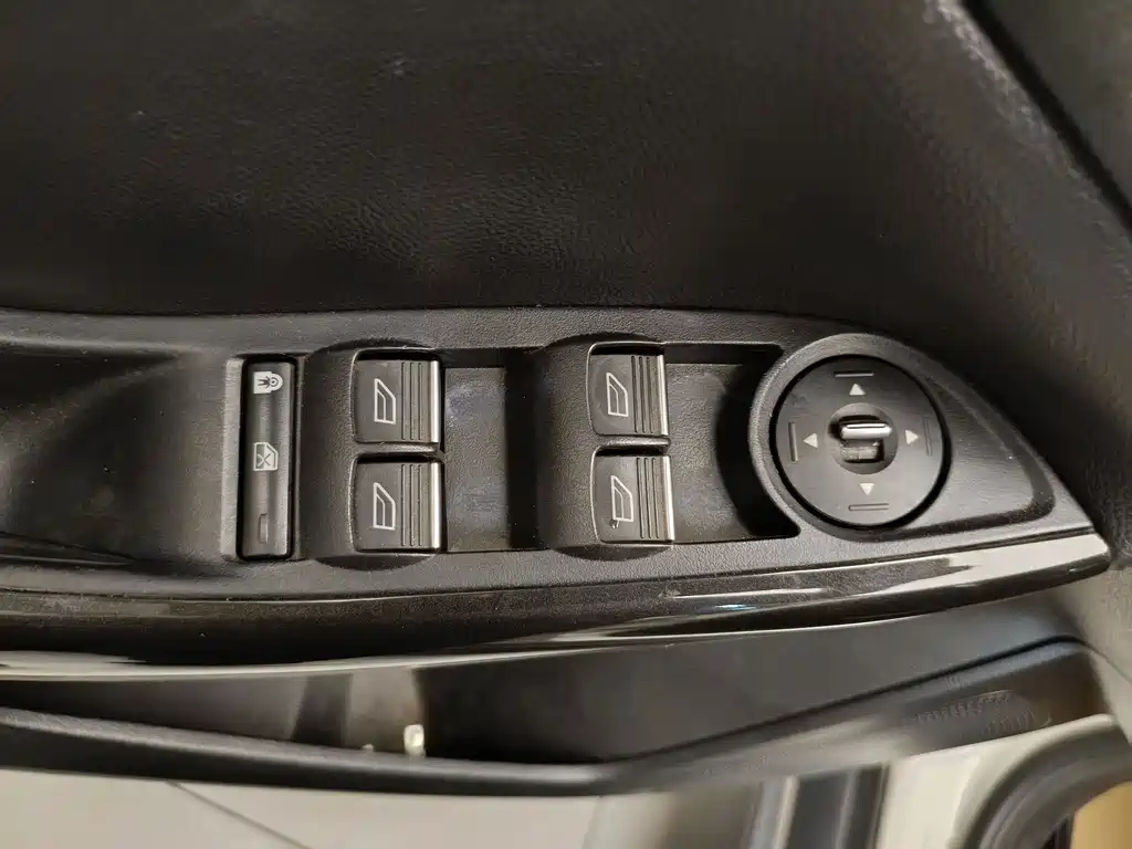 Ford Focus 2015 — фото 9