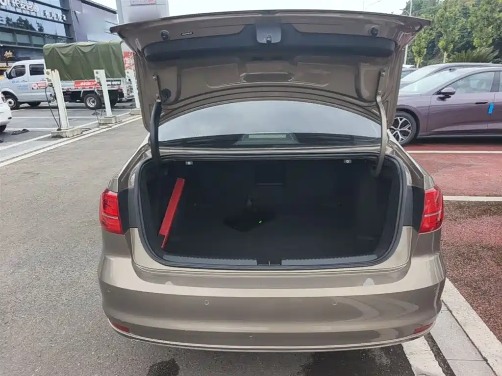 Volkswagen Sagitar 2017 — фото 19