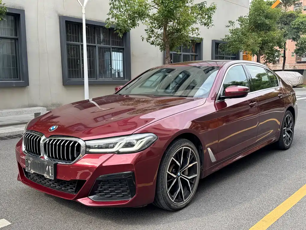 BMW 5 Series 2021 — фото 1