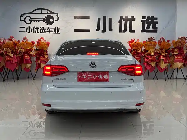 Volkswagen Sagitar 2018
