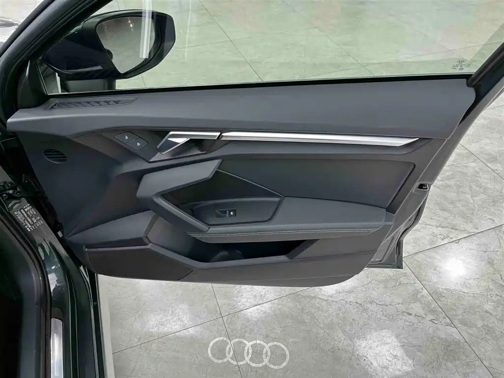 Audi A3 2023 — фото 12