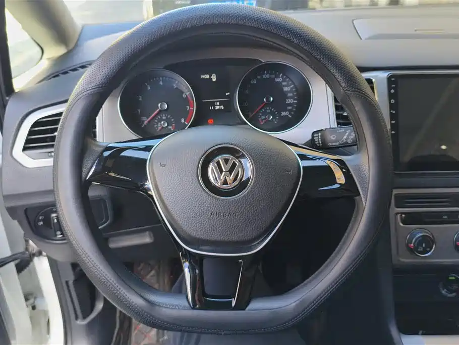 Volkswagen Golf Sportsvan 2018 — фото 15