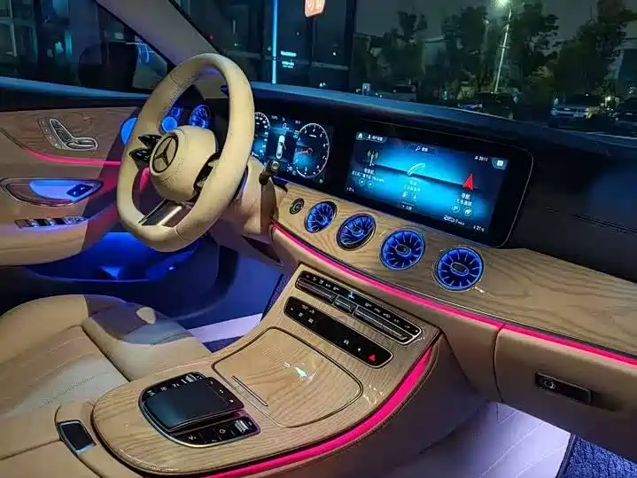 Mercedes-Benz E-Class 2023 — фото 19