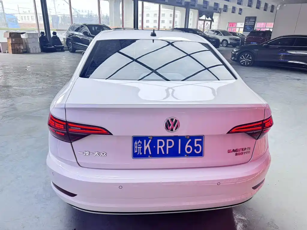 Volkswagen Sagitar 2022