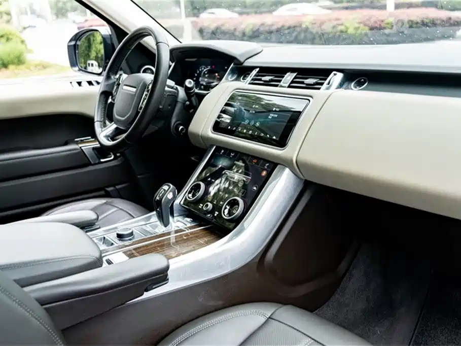 Land Rover Sport PHEV 2019 — фото 17