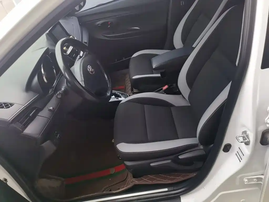 Toyota Yaris L 2021 — фото 15