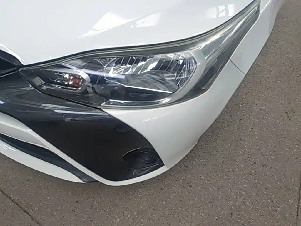 Toyota Yaris L 2017 — фото 24