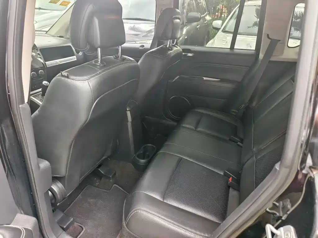 Jeep Compass 2015 — фото 4