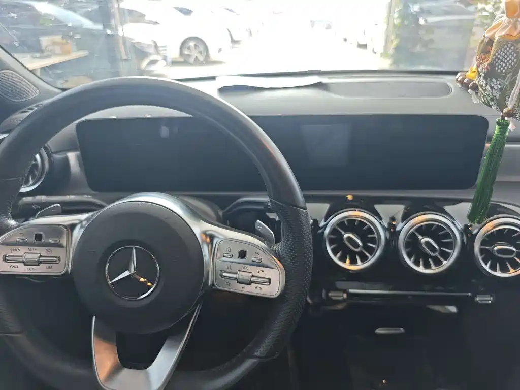 Mercedes-Benz A-Class 2020 — фото 10