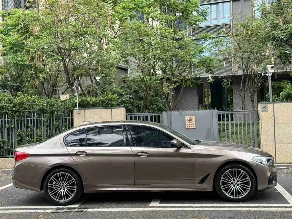 BMW 5 Series 2018 — фото 4