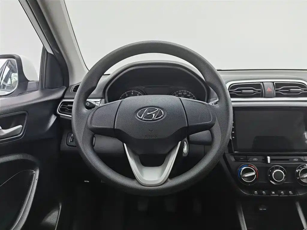 Hyundai Verna 2019 — фото 11