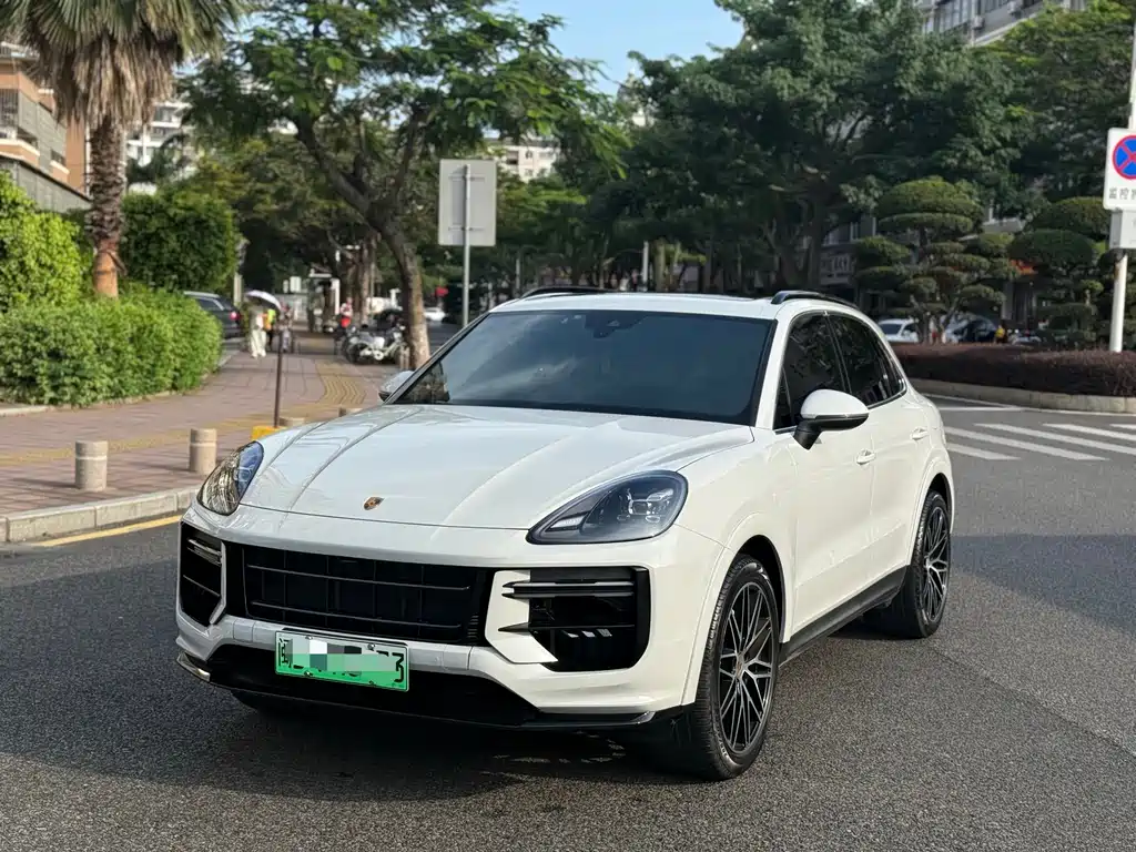 Porsche Cayenne Hybrid 2020