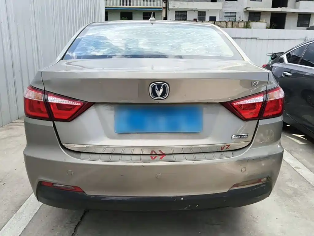 Changan V7 2015