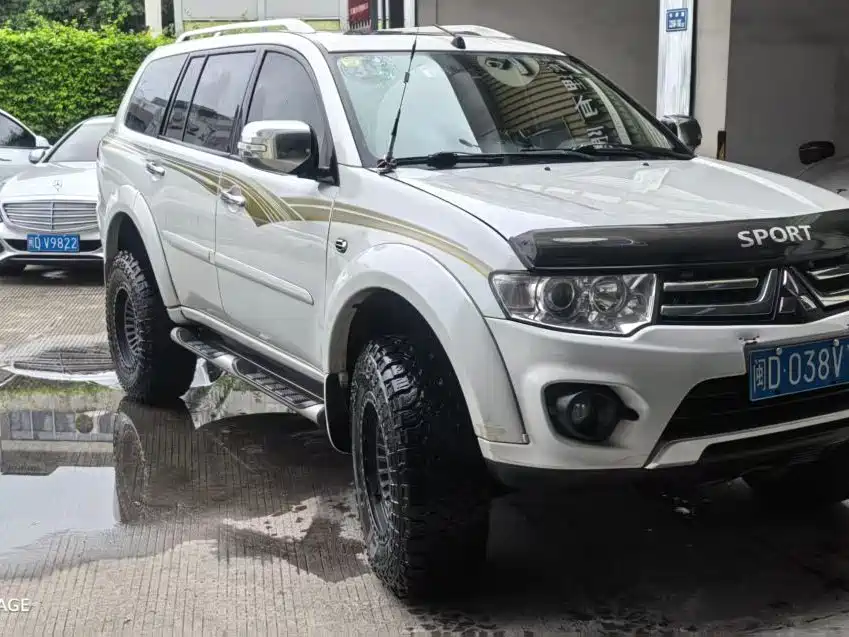 Mitsubishi Pajero Sport 2015 — фото 3