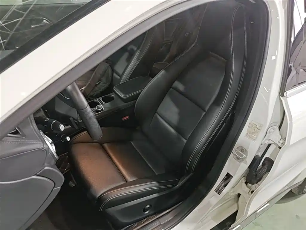 Mercedes-Benz GLA 2016 — фото 15