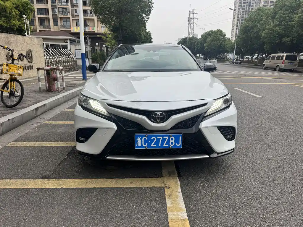 Toyota Camry 2020 — фото 3