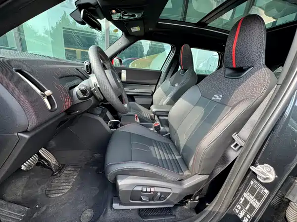 MINI JCW COUNTRYMAN 2025