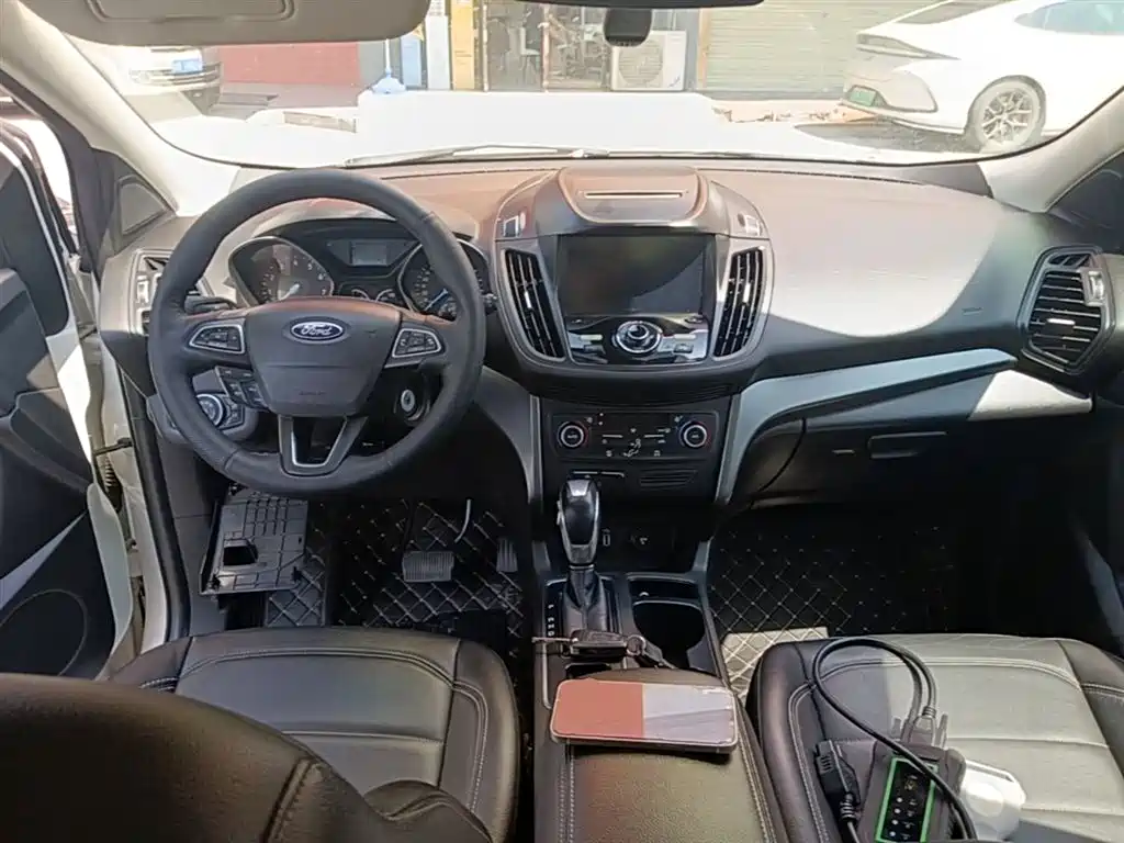 Ford Kuga 2018 — фото 10