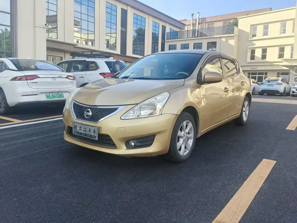 Nissan Tiida 2013
